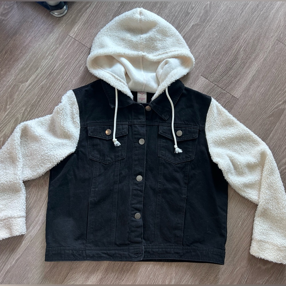 No Boundaries Black Denim Jacket with White Fleece Hood